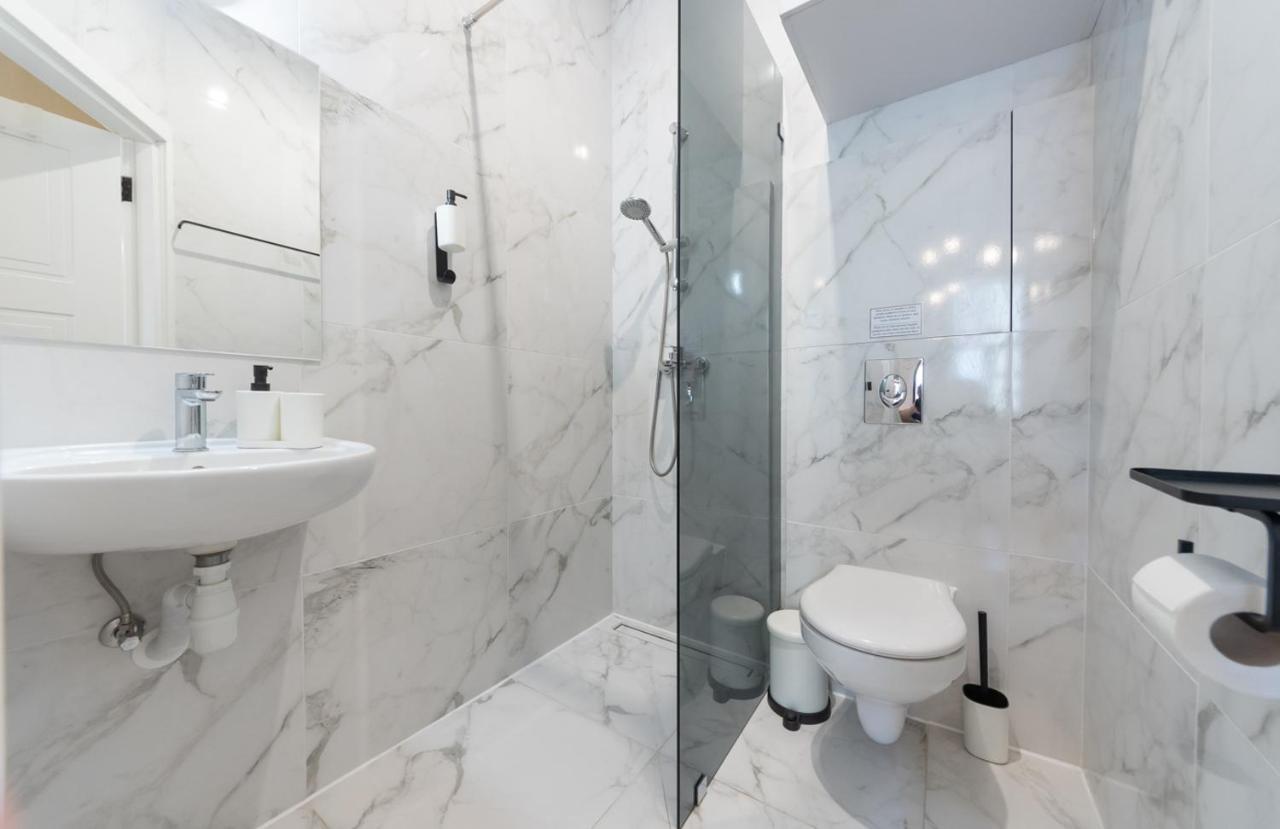 Apart Hotel On Zoloti Vorota Kijev Kültér fotó